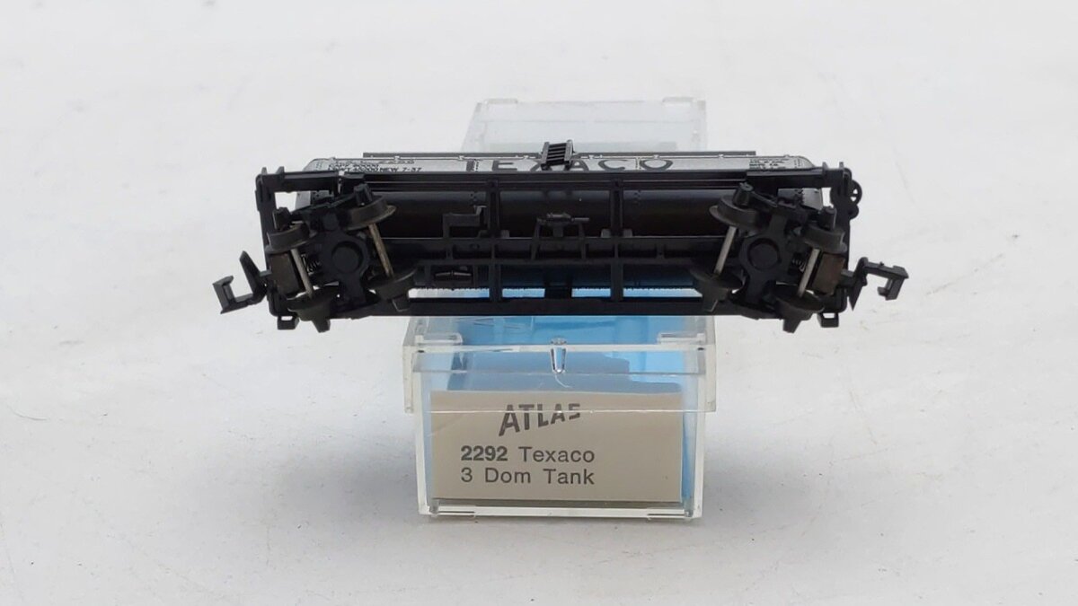 Atlas 2292 N Scale Texaco 3 Dome Tank Car #2266 VG/Box
