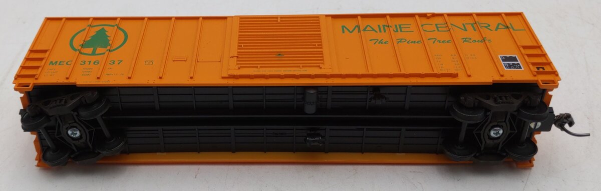 Roundhouse 1952 HO Scale Maine Central 50' FMC Single Door Boxcar # 31637 Kit EX