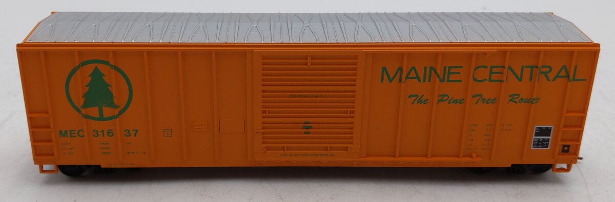 Roundhouse 1952 HO Scale Maine Central 50' FMC Single Door Boxcar # 31637 Kit EX