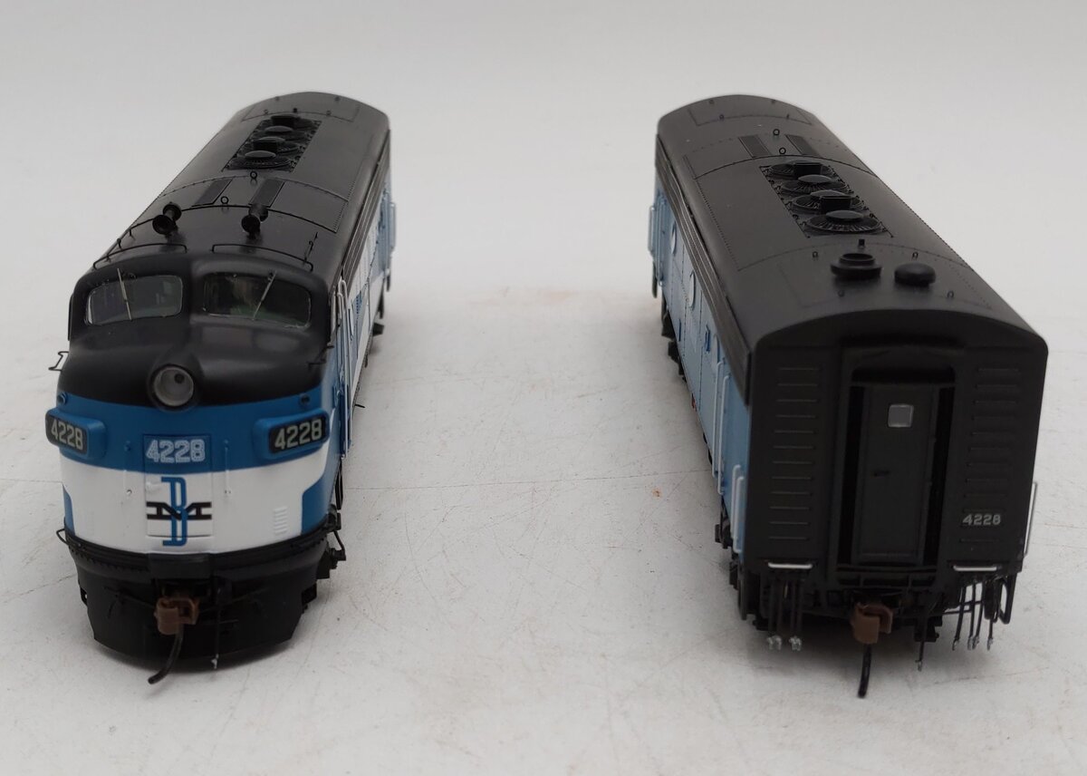 Athearn G22746 HO Boston & Maine/Passenger F2A/F2B Diesel Locomotive #4228/#4228 LN/Box