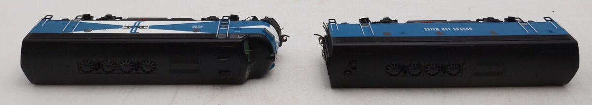 Athearn G22746 HO Boston & Maine/Passenger F2A/F2B Diesel Locomotive #4228/#4228 LN/Box
