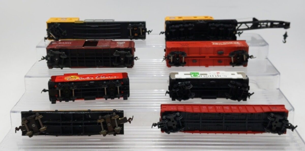 Bachmann & Other HO Scale Assorted Freight Cars [8] VG