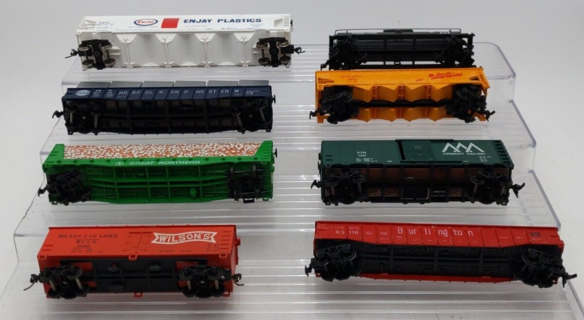Bachmann & Other HO Scale Assorted Freight Cars [8] VG