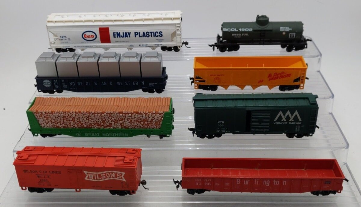 Bachmann & Other HO Scale Assorted Freight Cars [8] VG