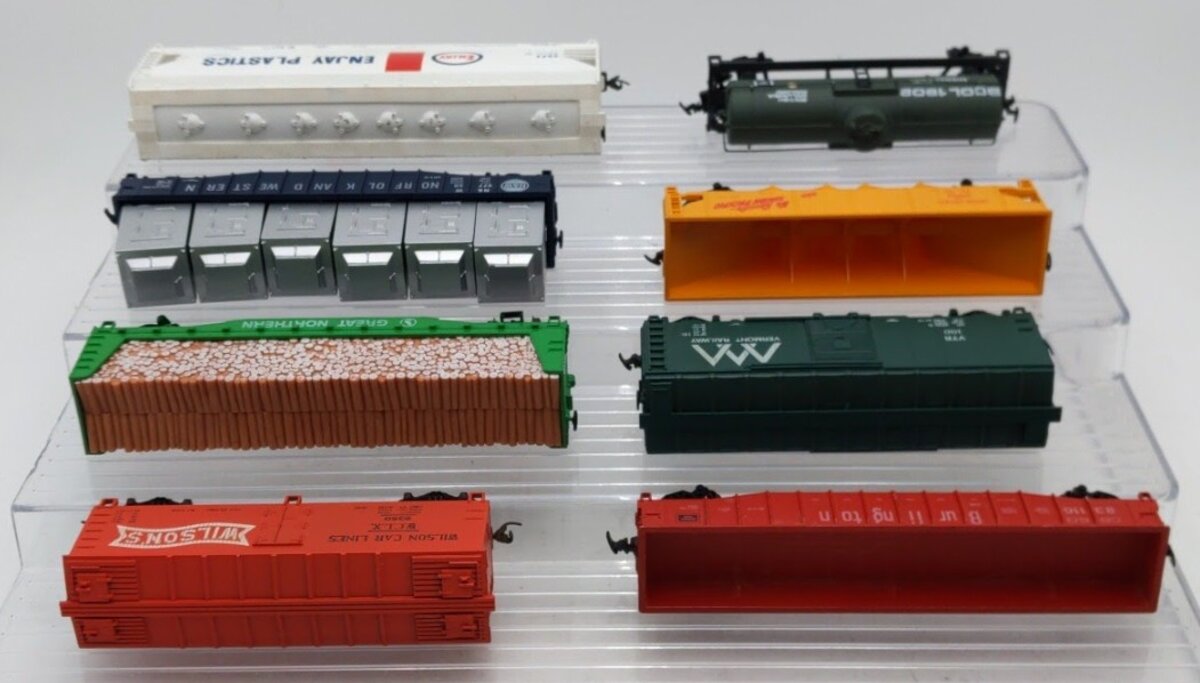 Bachmann & Other HO Scale Assorted Freight Cars [8] VG