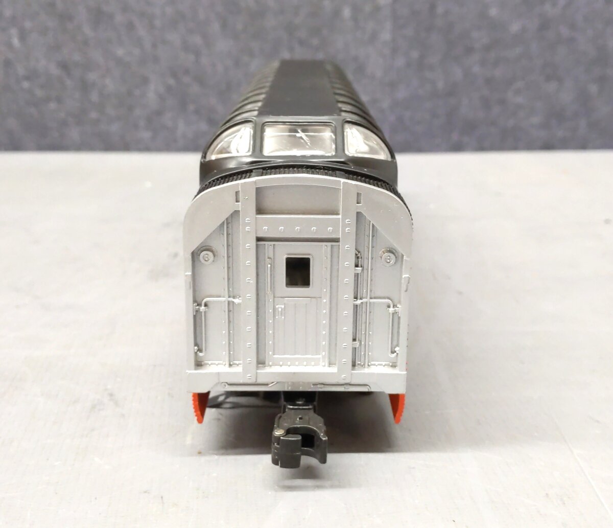 Lionel 6-19107 O Gauge Southern Pacific Daylight Full Vista Dome Passenger Car VG/Box