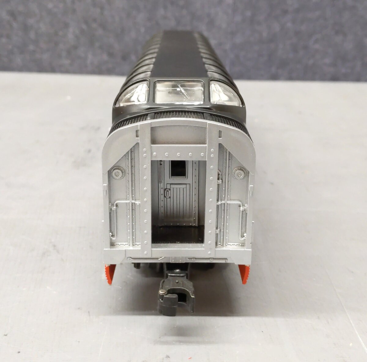 Lionel 6-19107 O Gauge Southern Pacific Daylight Full Vista Dome Passenger Car VG/Box