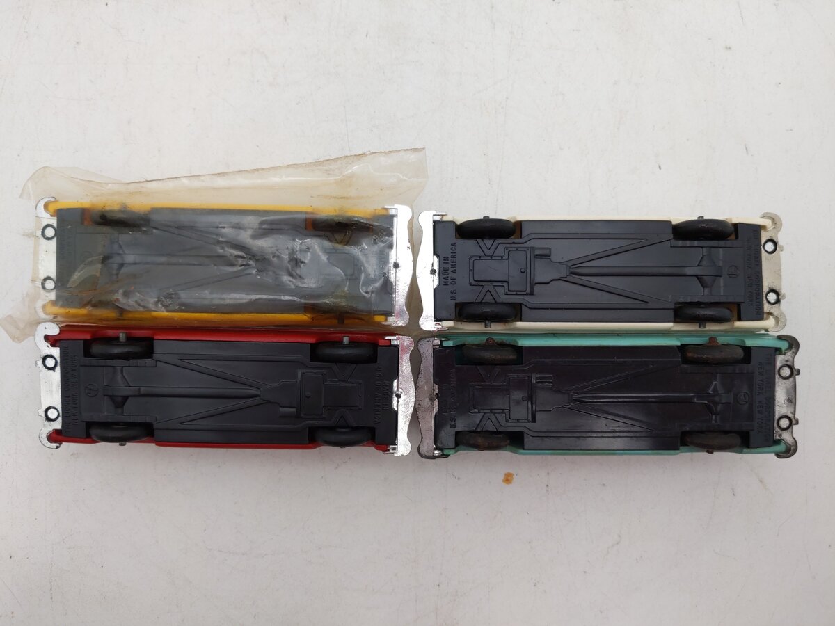 Lionel 6414 Vintage O Gauge Postwar Evans Autoloader with 4 Automobiles