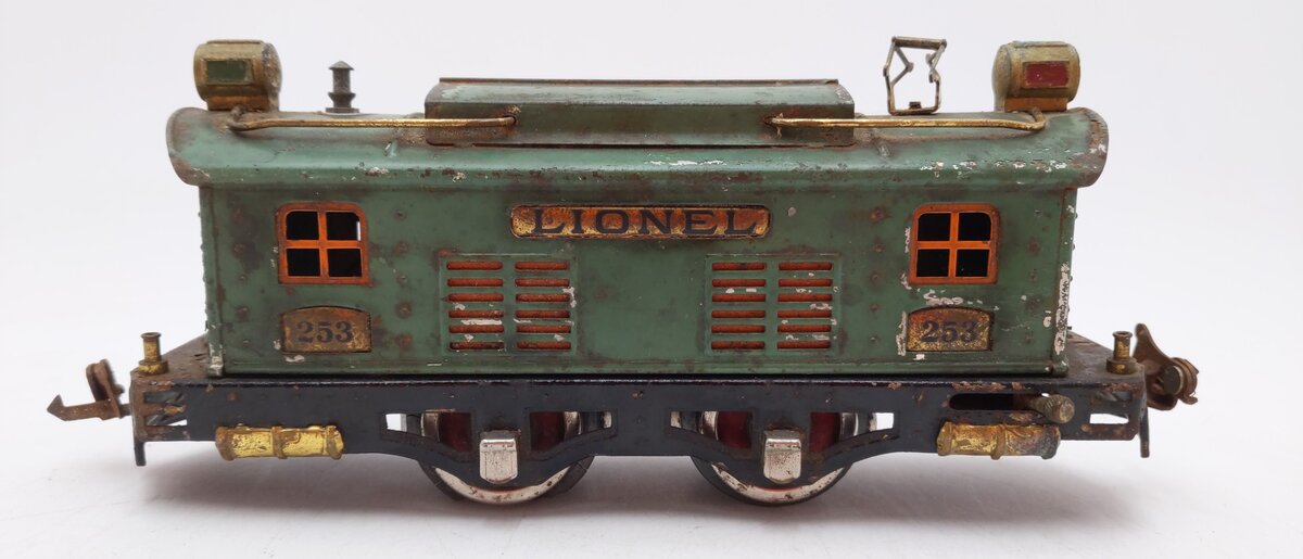 Lionel 253 Vintage O Prewar Green Tinplate Electric Locomotive