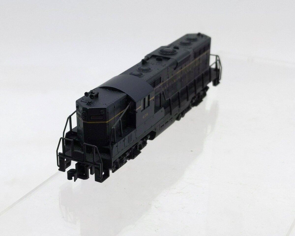Atlas 4331 N Scale Baltimore & Ohio GP-9 Diesel Locomotive #676 EX