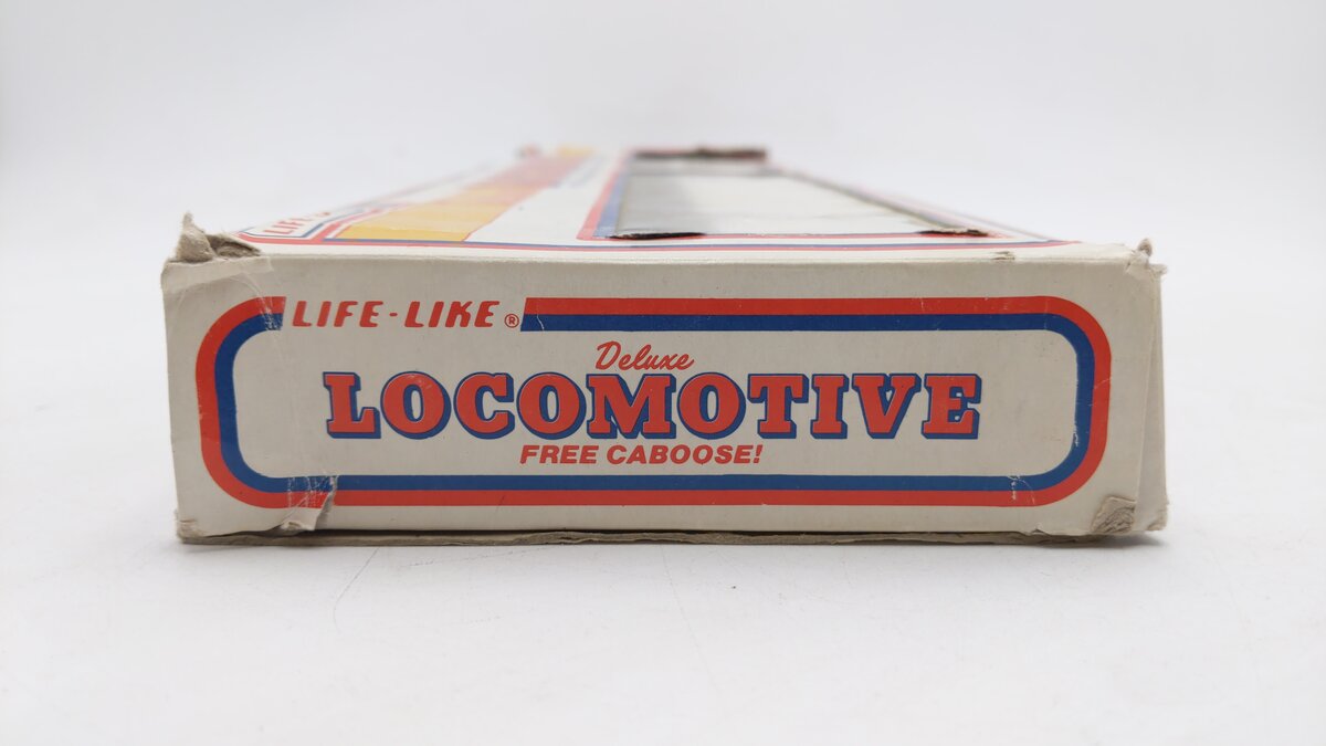 Life Like HO Scale Santa Fe F7 Diesel Locomotive & Caboose Set: #1951 EX/Box