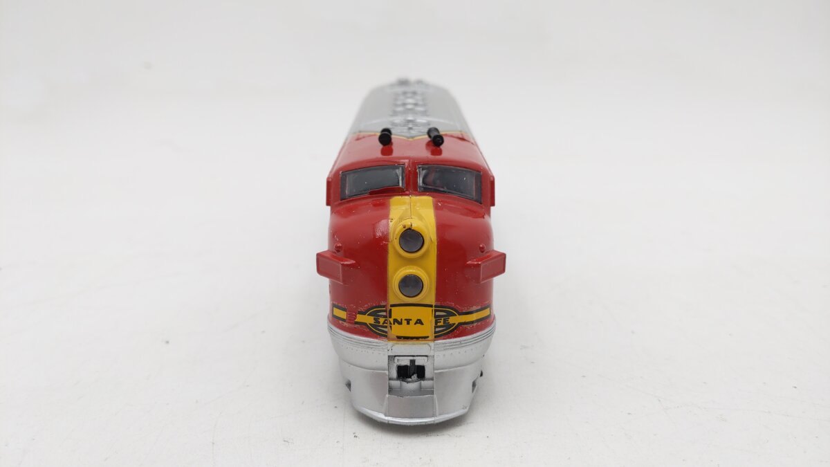 Life Like HO Scale Santa Fe F7 Diesel Locomotive & Caboose Set: #1951 EX/Box