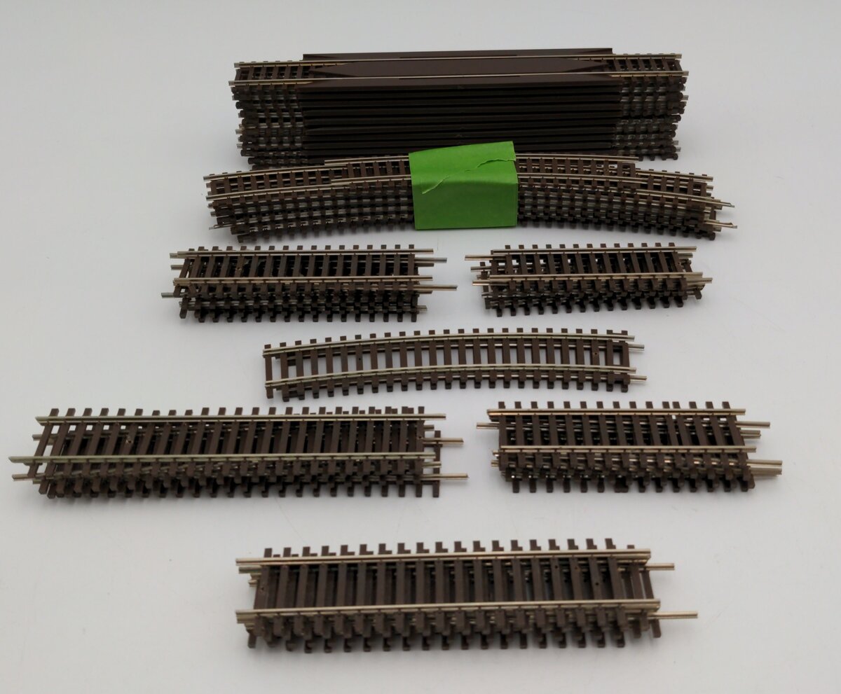 Atlas HO Scale Assorted Straight and Curved Track Sections [40] EX