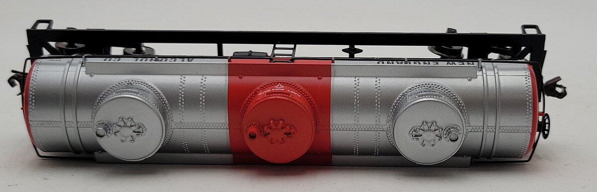 Athearn 7363 HO New England Alcohol Triple Dome Tank Car #36 LN/Box