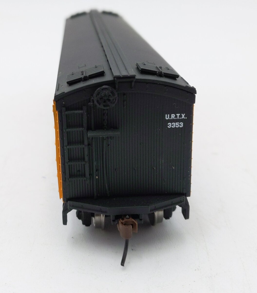 Walthers 932-5486 HO UTLX GACX Wood Reefer w/ GSC Truck LN/Box