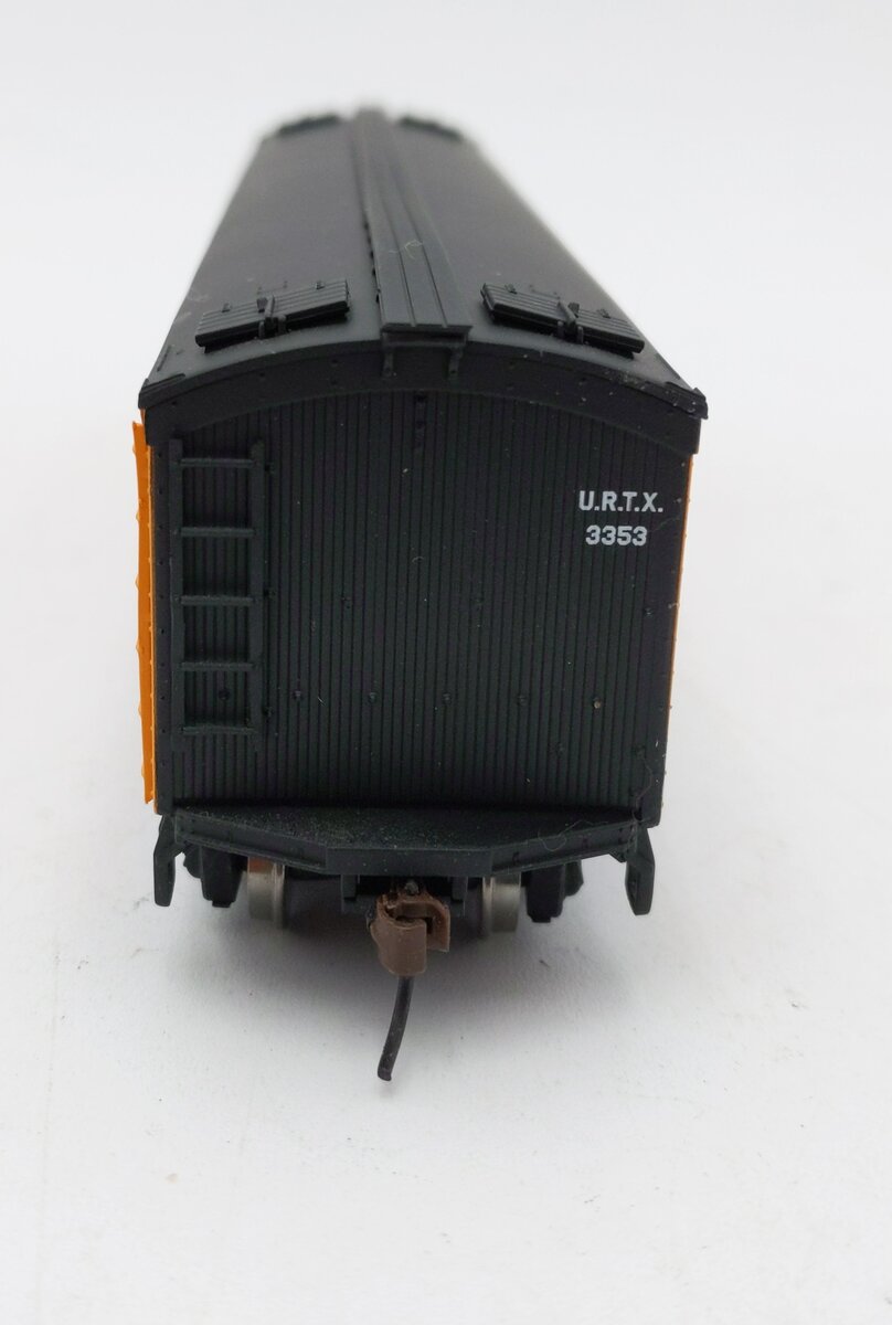 Walthers 932-5486 HO UTLX GACX Wood Reefer w/ GSC Truck LN/Box