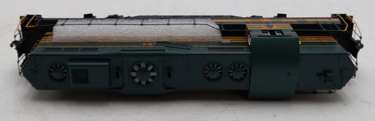 Athearn G62687 HO Scale Maine Central GP7 Phase II Diesel Locomotive #566 w/DCC EX/Box