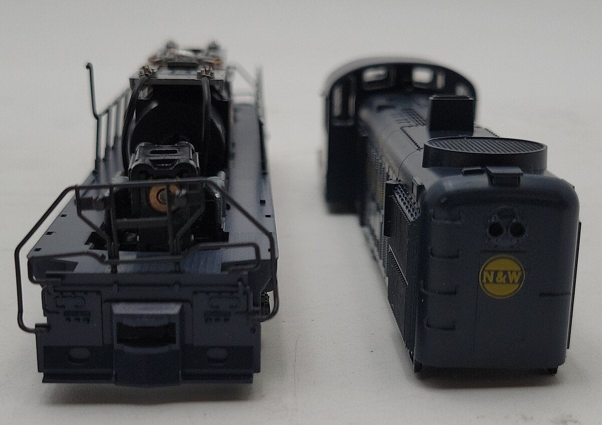 Atlas 7076 Norfolk & Western RS-3 Diesel Locomotive #305 VG/Box