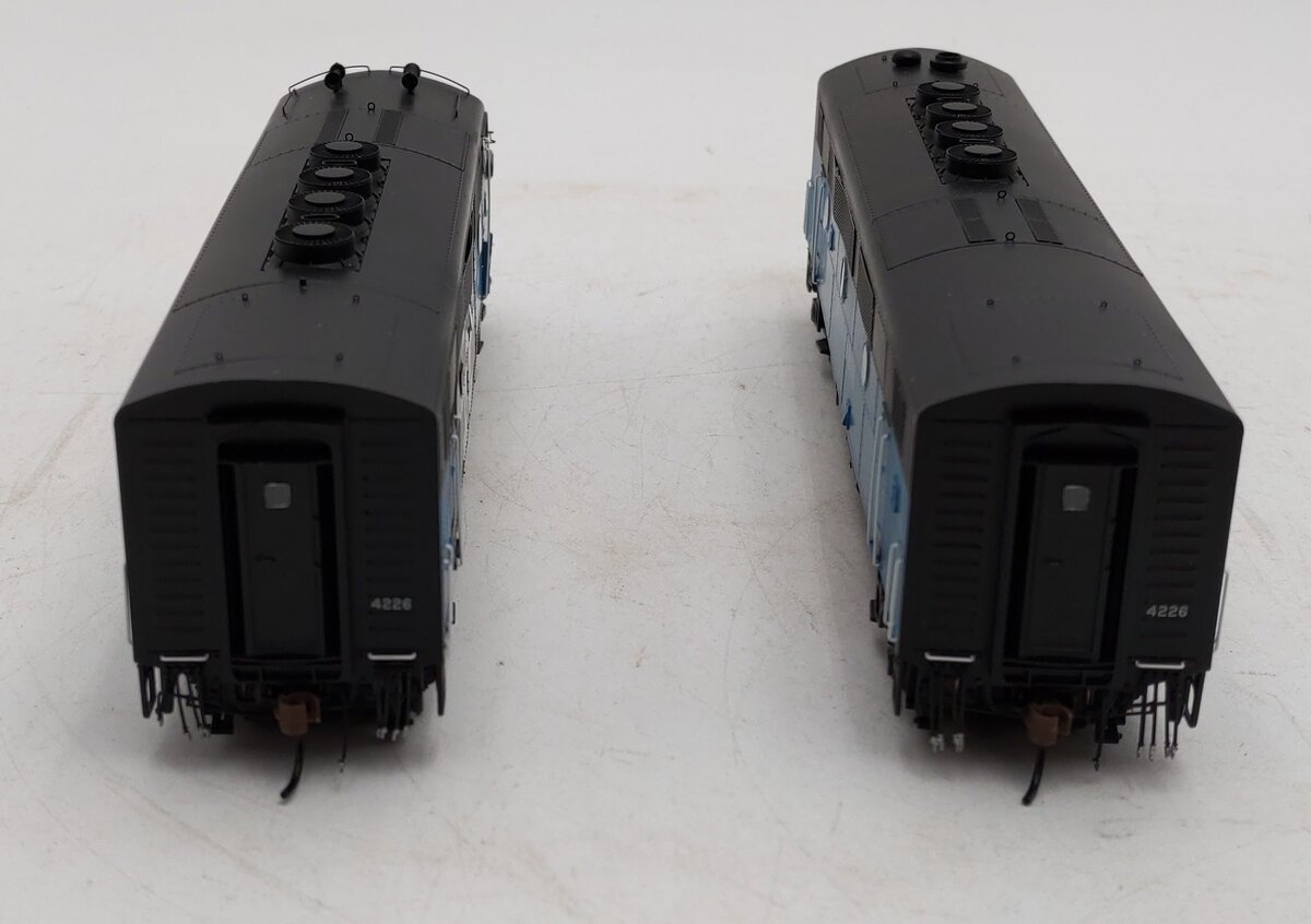 Athearn G22745 HO Boston & Maine/Passenger F2A/F2B Diesel Locomotive #4226/#4226