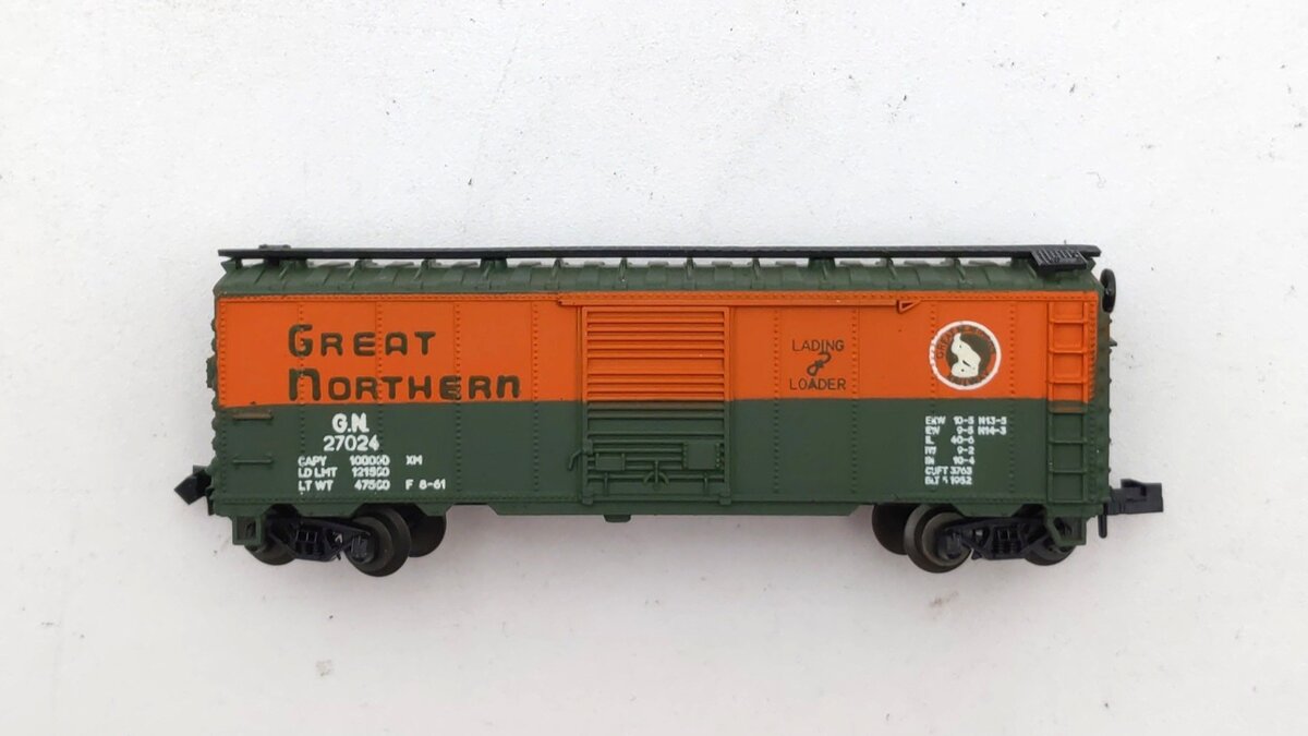 Atlas 2204 N Scale Great Northern 41' Box Car #27024 - Repainted/Box