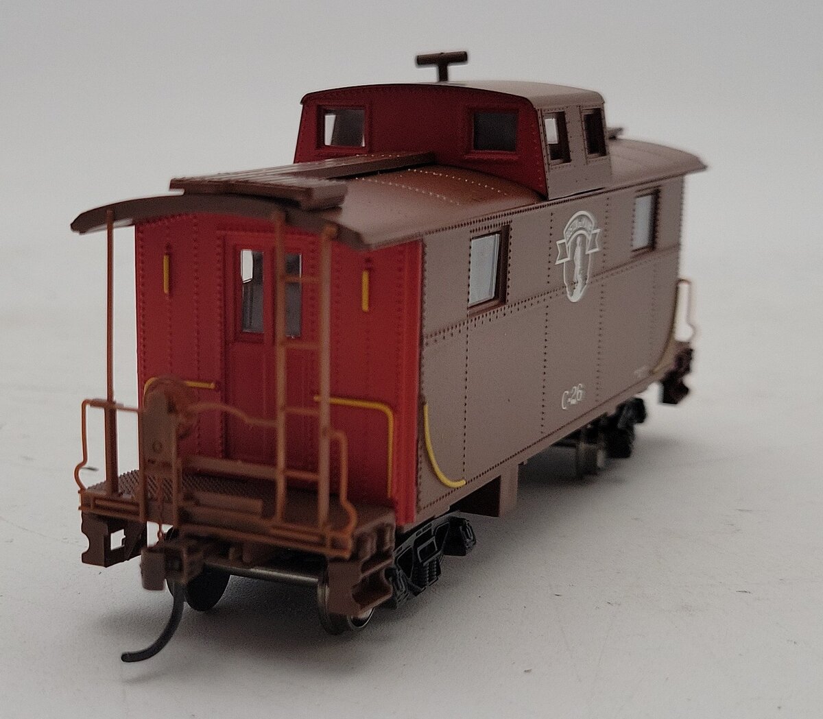 Roundhouse 74259 HO Scale Boston & Maine Eastern 2-Window Caboose #C-26