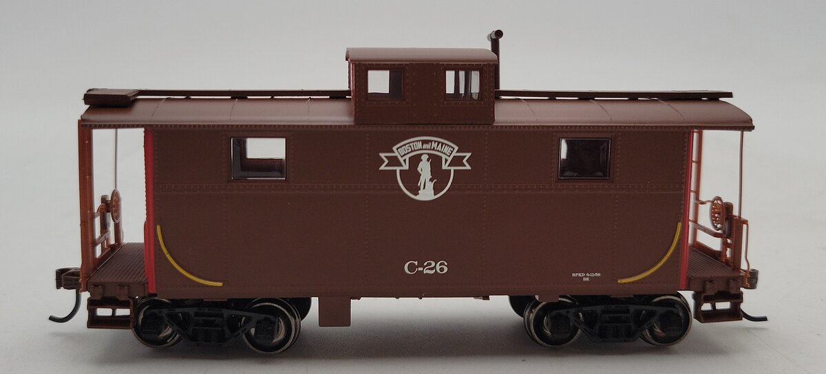 Roundhouse 74259 HO Scale Boston & Maine Eastern 2-Window Caboose #C-26