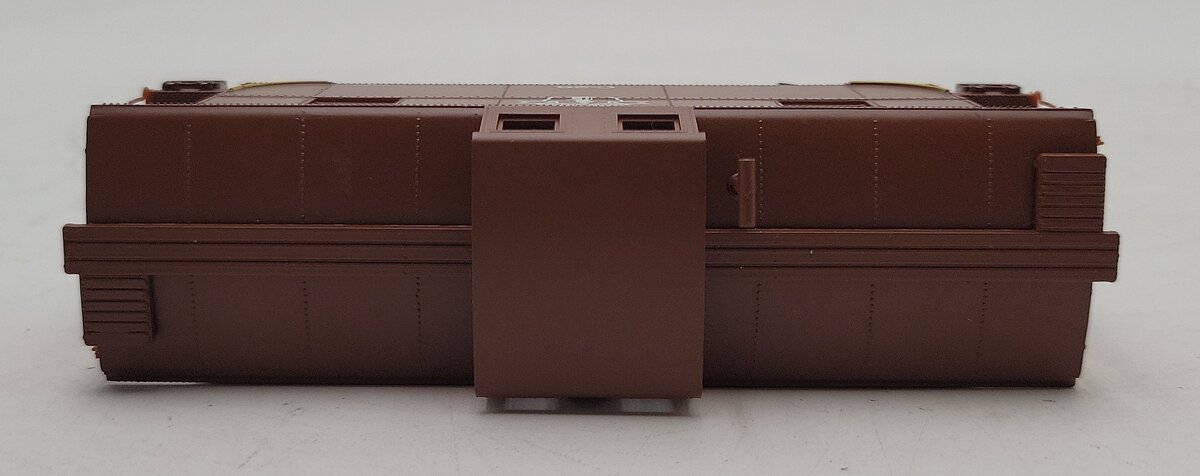 Roundhouse 74259 HO Scale Boston & Maine Eastern 2-Window Caboose #C-26
