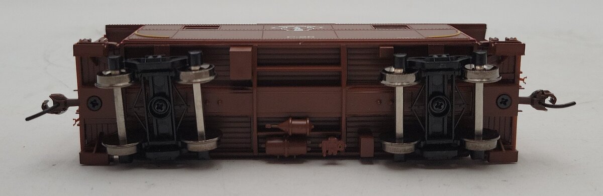 Roundhouse 74259 HO Scale Boston & Maine Eastern 2-Window Caboose #C-26