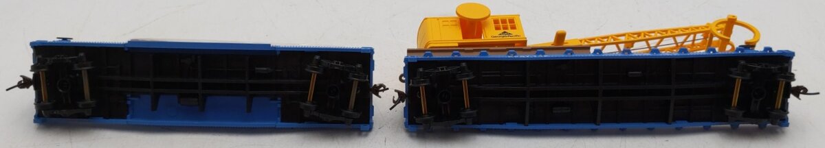 Walthers 931-761 HO Scale Georgia Pacific Log Dump Car & Crane EX/Box