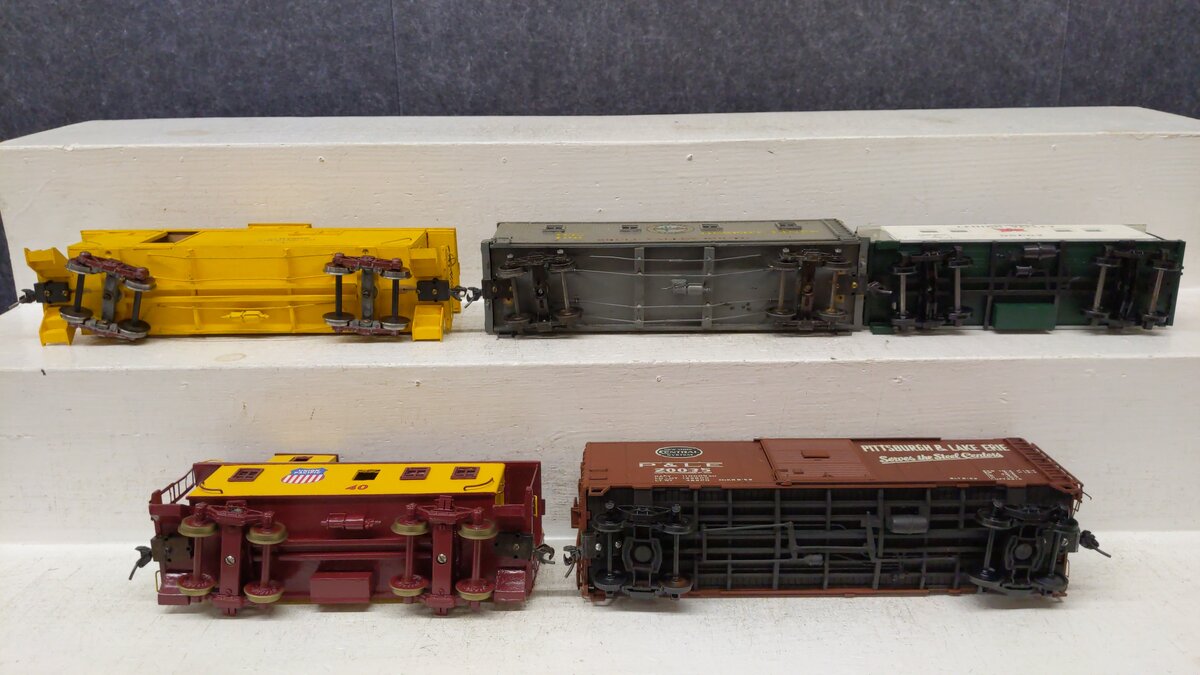 O Scale 2 Rail CUSTOM Assorted Freight Cars: 20035, 40, 95067, 100, 4 [5] VG