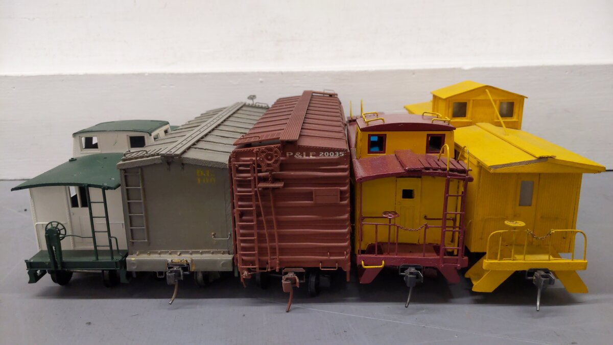 O Scale 2 Rail CUSTOM Assorted Freight Cars: 20035, 40, 95067, 100, 4 [5] VG