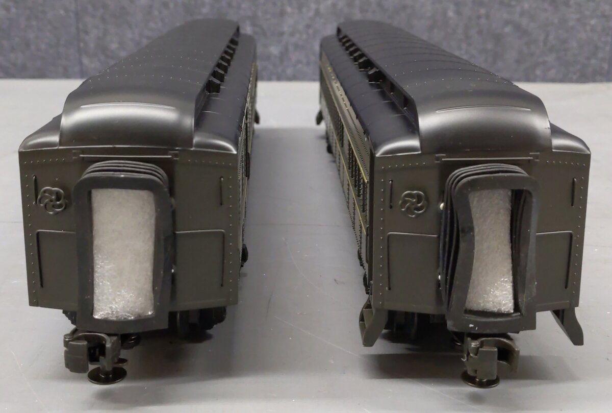MTH 20-4145 O PRR Green Como 70' Madison Comb/Din Passenger Set (Set of 2) LN/Box