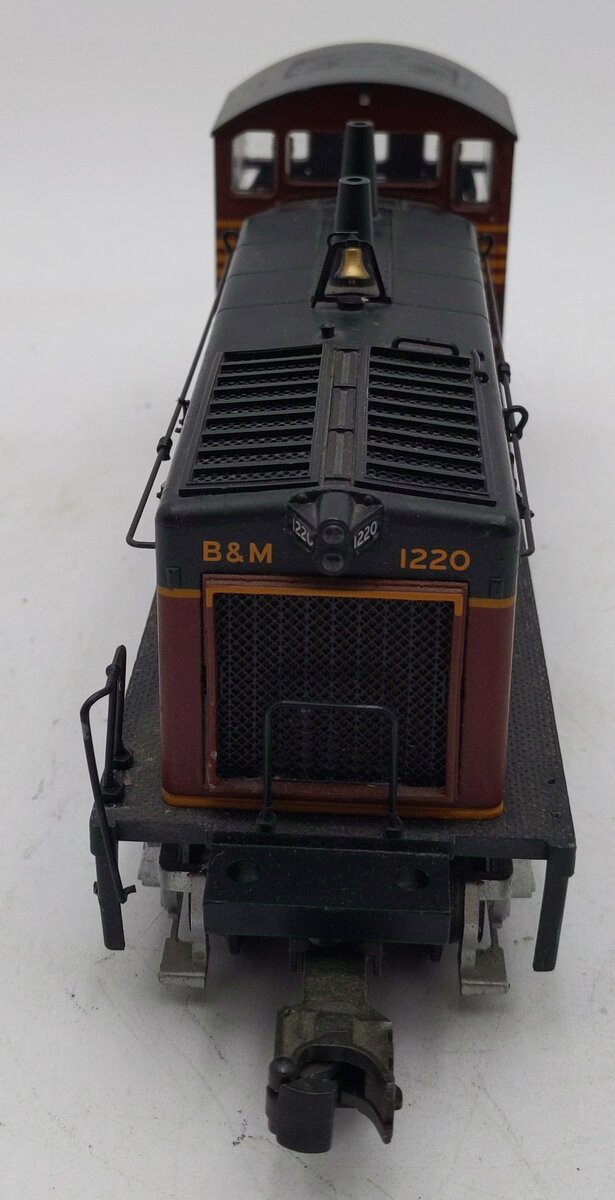 Atlas 6125-1 O Gauge Boston & Maine SW9 Diesel Locomotive #1220