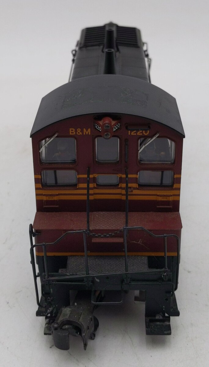 Atlas 6125-1 O Gauge Boston & Maine SW9 Diesel Locomotive #1220