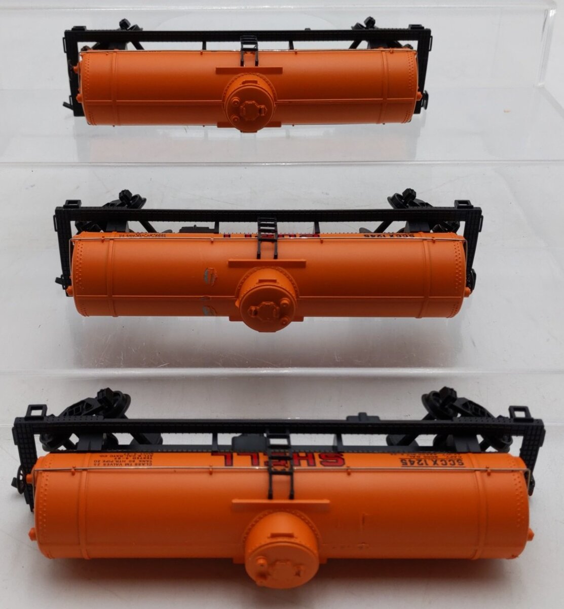 Bachmann 43-1001-34 HO Scale Shell 42' 3-Dome Tank Cars #1245 [3] EX/Box