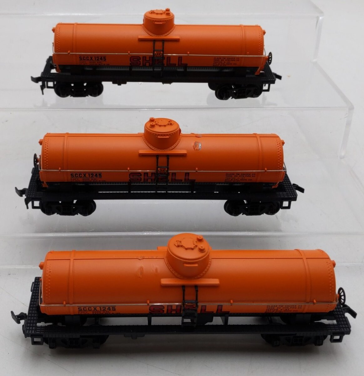 Bachmann 43-1001-34 HO Scale Shell 42' 3-Dome Tank Cars #1245 [3] EX/Box