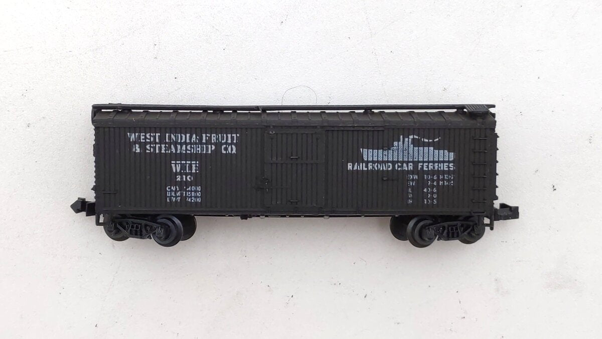 Minitrix 3194 N Scale 40' West India Fruit & Steamship Co. Box Car #210 LN