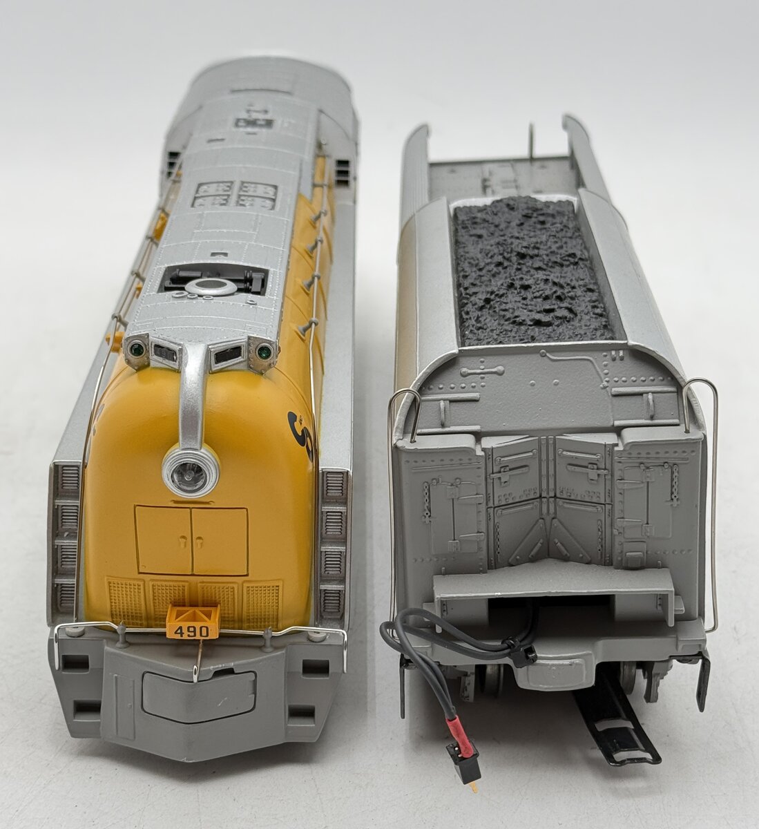 Lionel 6-18043 O Scale 2-Rail Chesapeake & Ohio Streamlined Hudson & Tender #490 VG