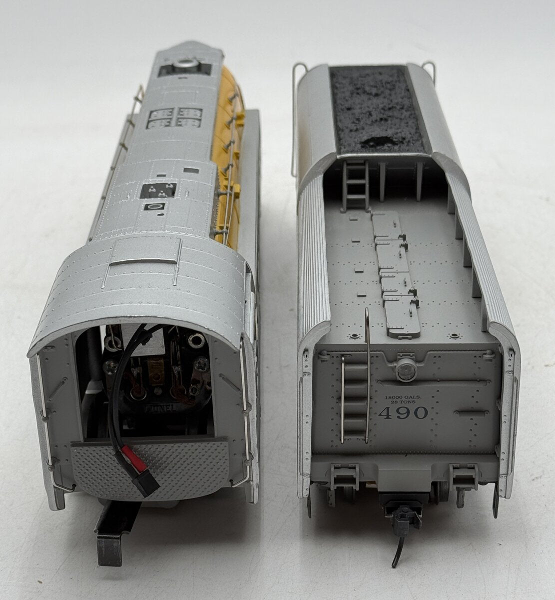 Lionel 6-18043 O Scale 2-Rail Chesapeake & Ohio Streamlined Hudson & Tender #490 VG