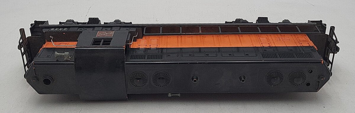 Lionel 2338 Vintage O Gauge Milwaukee Road Powered GP-7 Diesel Locomotive VG