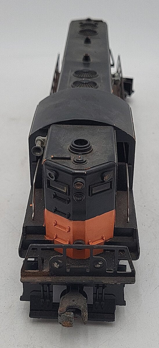 Lionel 2338 Vintage O Gauge Milwaukee Road Powered GP-7 Diesel Locomotive VG