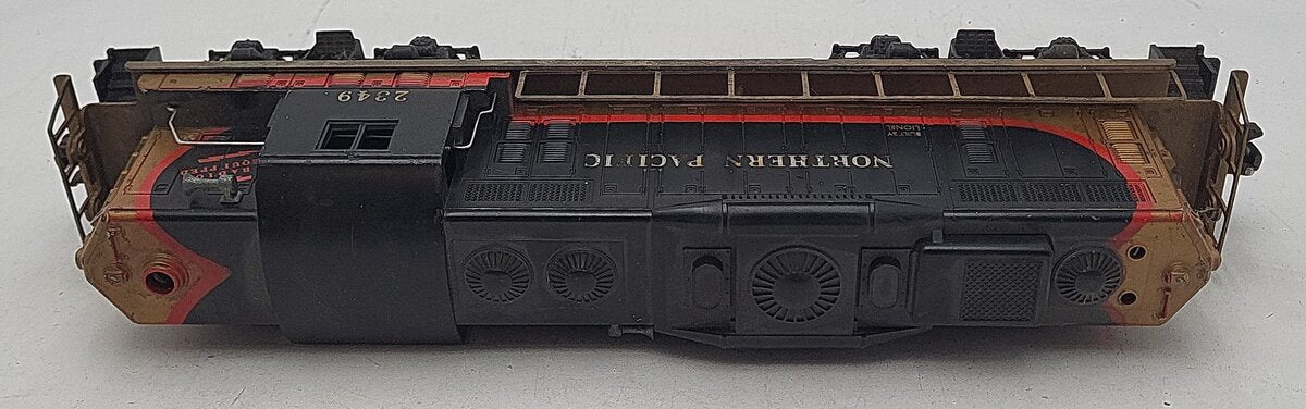 Lionel 2349 Vintage O Northern Pacific GP-9 Diesel Locomotive VG