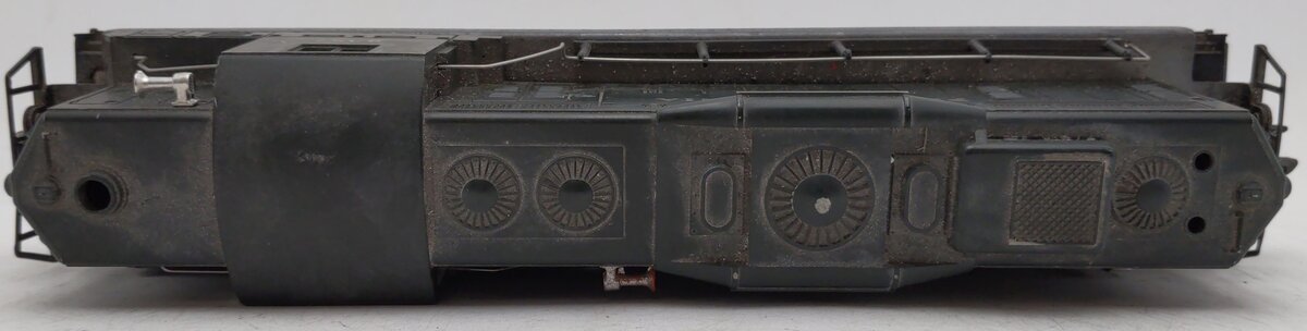 Lionel 6-8357 O Pennsylvania GP9 Diesel Locomotive #8357