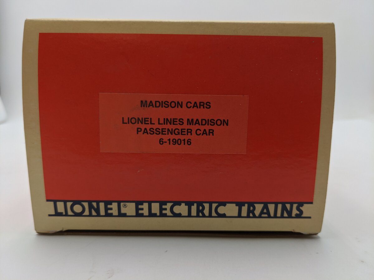 Lionel 6-19016 O Gauge Lionel Lines Madison Passenger Car #9016 EX/Box