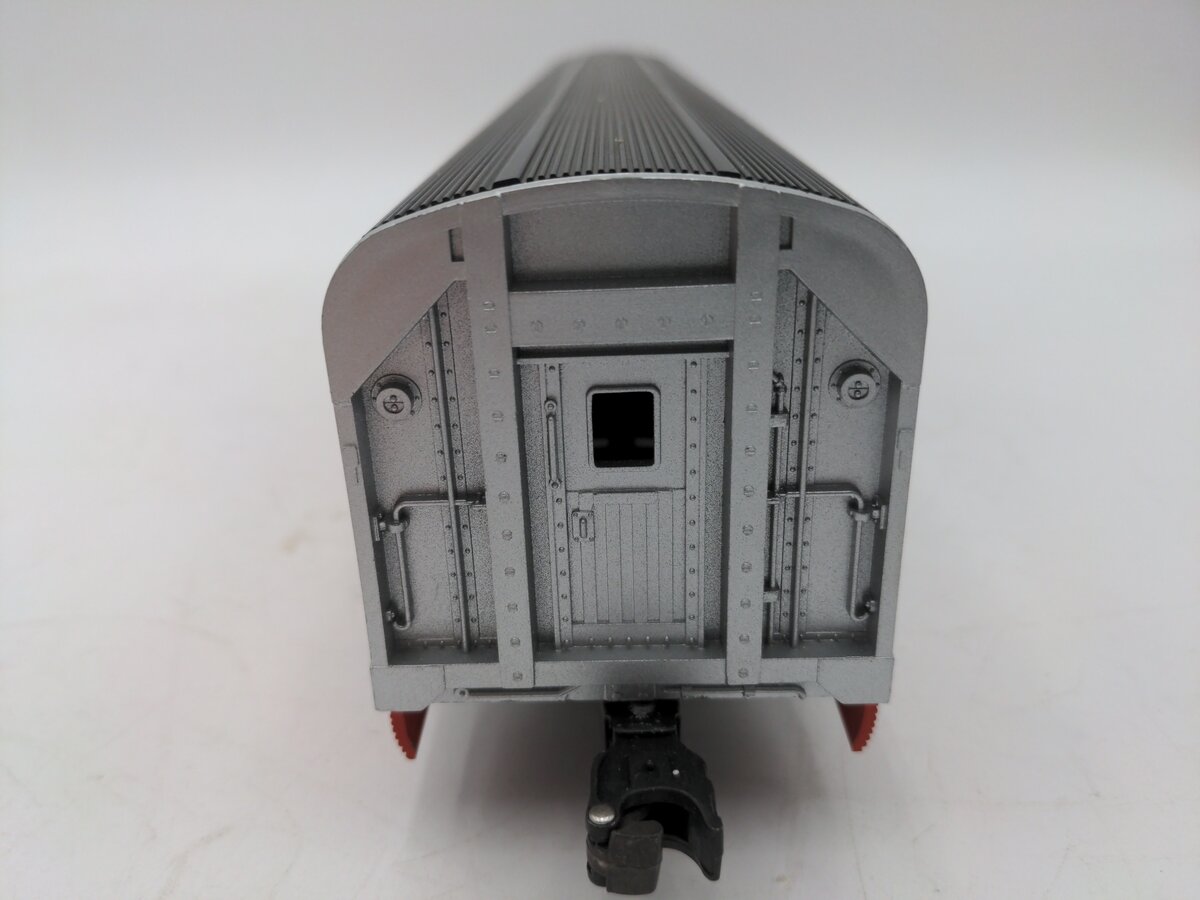 Lionel 6-9589 O Gauge Southern Pacific Daylight Aluminum Baggage Car EX/Box