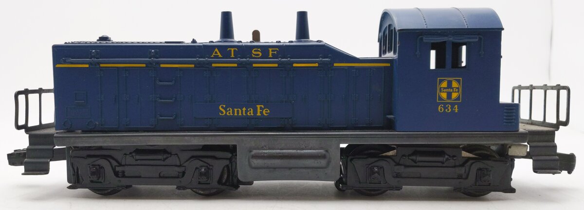 Lionel 634 Vintage O Santa Fe NW-2 Diesel Switcher Locomotive w/o Weight VG