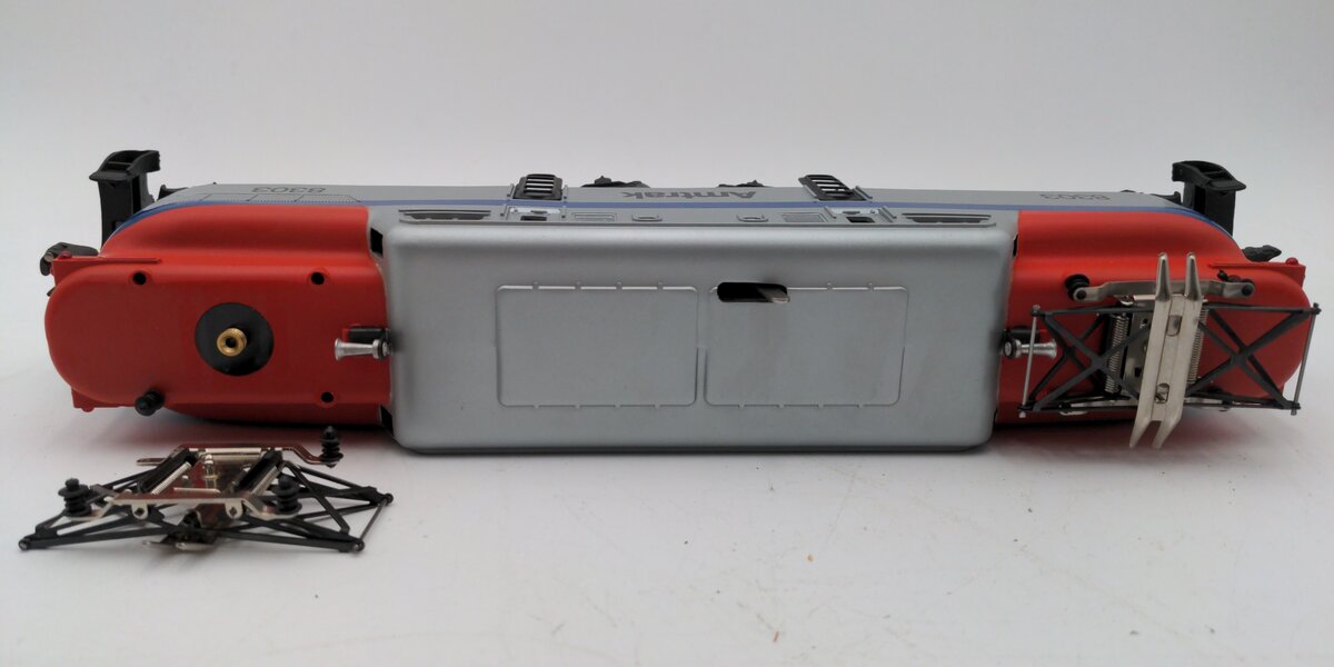 Lionel 6-18303 O Gauge Amtrak GG-1 Electric Locomotive #8303 EX/Box