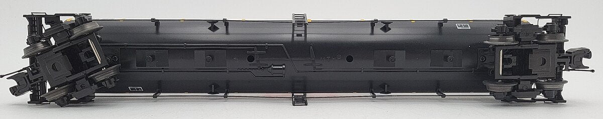 MTH 20-96204 Canadian National 20K Gal 4-Comp Tank Car EX/Box