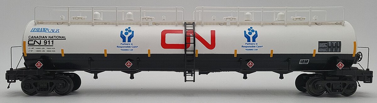 MTH 20-96204 Canadian National 20K Gal 4-Comp Tank Car EX/Box