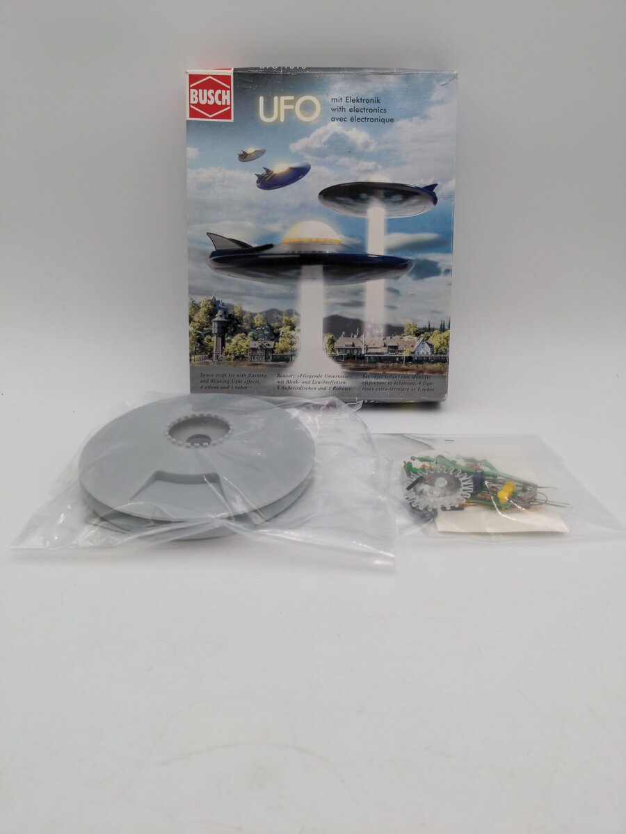 Busch 1010 HO Scale UFO Flying Saucer Plastic Model Kit EX/Box